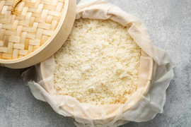 Vì sao phải ngâm nếp trước khi đồ xôi, ngâm bao lâu thì vừa?