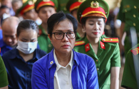 Cựu Tổng Giám đốc SJC Lê Thúy Hằng và 15 đồng phạm hầu tòa