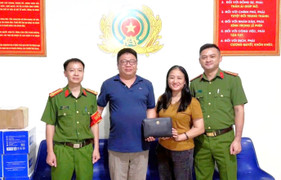 Nữ Công an nhặt được của rơi, trả lại tài sản cho người dân