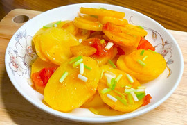 Mẹo xào khoai tây không bị nát