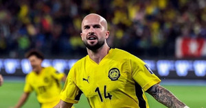 Bị FIFA cấm, cầu thủ nhập tịch 'hàng giả' đòi LĐBĐ Malaysia đền tiền