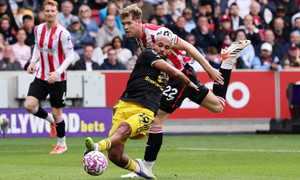 Kết quả giải Ngoại Hạng Anh: Fernandes đá hỏng phạt đền, Man Utd lại thua