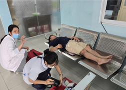 Phóng viên VOV Giao thông bị còng tay khi tác nghiệp tại hiện trường vụ cháy