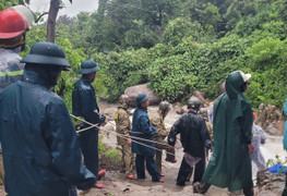 Thi thể người đàn ông kẹt dưới suối ở bán đảo Sơn Trà