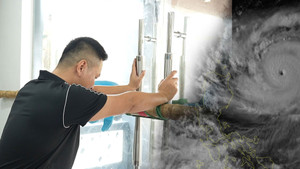 Bão Bualoi áp sát Hà Tĩnh: Chủ khách sạn ám ảnh kính vỡ, gió lốc của bão số 5