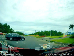 Phạt 19 triệu, trừ 4 điểm giấy phép lái xe tài xế lái biển xanh đi ngược chiều