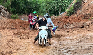 Nghệ An hỏa tốc tạm cấm đường ứng phó bão số 10