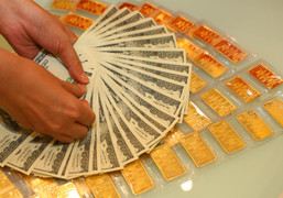 Có được đặt cọc bằng vàng, bằng ngoại tệ hay bằng séc không?