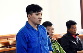 Tài xế xe tải cán 2 lần qua người đi xe máy lĩnh 2 năm 6 tháng tù