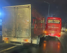 Nguyên nhân tài xế xe khách chèn ép, tạt đầu xe tải ở Vành đai 3 trên cao Hà Nội