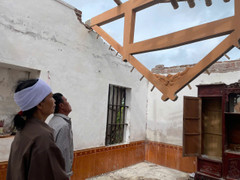 Người dân thoát chết kể lại khoảnh khắc kinh hoàng trong lốc xoáy bão số 10