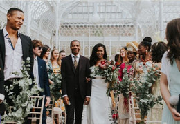 Sự thật xấu xí về nguồn gốc bó hoa cưới của cô dâu