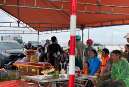 Lật thuyền khiến 2 bà cháu ở Thanh Hóa chết, mất tích trên đường tránh lũ