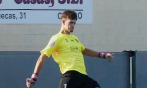 Thủ môn chấn thương nặng qua đời, gia đình hiến tạng