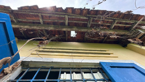  Phòng học xuống cấp chờ sập, thầy và trò ở Quảng Ngãi nơm nớp lo sợ