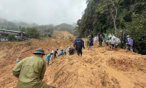 26 người chết, 30 người mất tích, gần 150.000 nhà hư hỏng do bão số 10 và mưa lũ