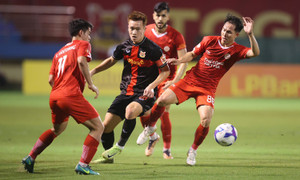 Kết quả Ninh Bình 1-1 Thể Công: Bùi Tiến Dũng mắc lỗi, sao U23 Việt Nam cứu thua