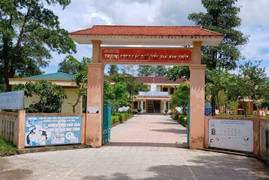 40 học sinh bị ngộ độc: Nữ Phó hiệu trưởng bị tạm đình chỉ công tác