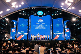 Sôi động đêm nhạc hội chào tân sinh viên trường Đại học Thăng Long