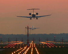 Đức huỷ hàng loạt chuyến bay vì UAV, gần 3.000 hành khách bị ảnh hưởng