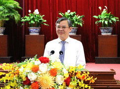 Ông Trương Cảnh Tuyên làm Chủ tịch UBND TP Cần Thơ