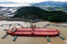 Trung Quốc đẩy nhanh xây dựng kho dự trữ dầu