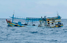 Tàu cá va chạm với tàu vận tải, một thuyền viên mất tích