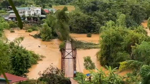 Lũ dữ cuốn phăng cầu treo ở Cao Bằng: Cảnh tượng kinh hoàng trước mắt người dân