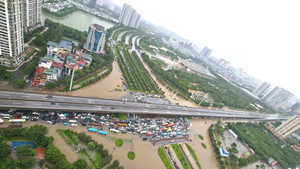 Hà Nội mênh mông biển nước