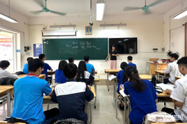 Trường học ở Hà Nội phản hồi thông tin 'trời mưa vẫn điểm danh, xét đi học muộn'