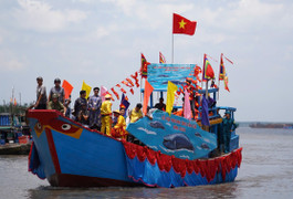Đặc sắc Lễ rước Nghinh Ông trên biển Cần Giờ