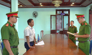 Bắt nguyên Phó Chủ tịch phường ở Huế cùng thuộc cấp do nhận hối lộ