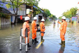 Lũ rút, EVNHANOI khuyến cáo người dân các biện pháp đảm bảo an toàn điện