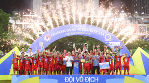 Xuất hiện đội bóng Việt Nam 15 lần vô địch quốc gia