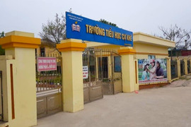 Phụ huynh lo lắng con ăn thực phẩm ôi thiu ở trường, hiệu trưởng nói gì?