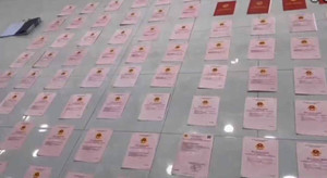 Tìm thấy 80 sổ đỏ trong két sắt nhà Ngân 98