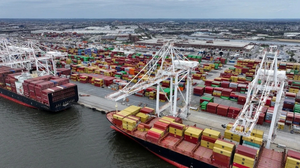 Mỹ, Trung Quốc bắt đầu tính thêm phí cảng đối với công ty vận tải biển