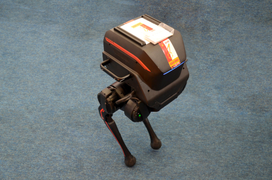 Đại học Bách Khoa Hà Nội nhận 'sơ suất' khi dán logo đè lên robot nước ngoài