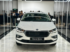 Mua xe cuối năm: Nhiều hãng 'tung' ưu đãi tới 100% lệ phí trước bạ