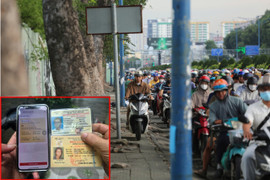 4 ngày, CSGT TP.HCM phạt nguội gần 400 xe máy leo vỉa hè