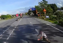 Vợ chết ở nhà chưa rõ nguyên nhân, chồng ra đường lao vào xe tải