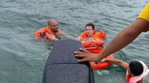 Công an cứu du khách nước ngoài đuối nước ở biển Khánh Hòa