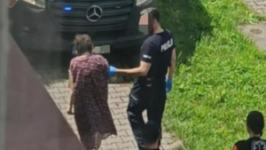 Con gái bị cha mẹ ruột nhốt trong phòng ngủ trẻ em suốt 27 năm