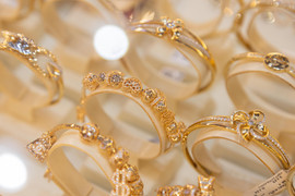 Giá vàng hôm nay 19/10: Rơi tự do từ đỉnh