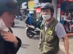 Người đàn ông bị đánh tới tấp và đe doạ: 'Mày biết tao là ai không?'