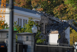 Ông Trump phá dỡ một phần Nhà Trắng, xây phòng khiêu vũ 250 triệu USD