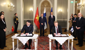 Tổng Bí thư Tô Lâm và Tổng thống Phần Lan chứng kiến lễ ký các văn kiện hợp tác