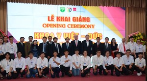 Đại học Y khoa Phạm Ngọc Thạch đột ngột dừng chương trình, sinh viên hoang mang