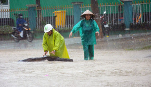 Dự báo thời tiết ngày 23/10: Miền Trung cao điểm mưa to, nguy cơ lũ lớn