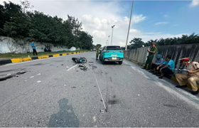 Tài xế taxi tránh đường ngập, đi ngược chiều gây tai nạn chết người